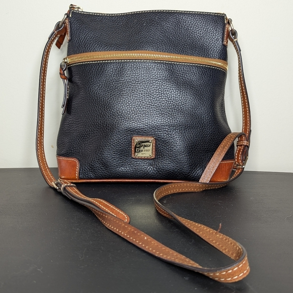 Dooney & Bourke Pebble Grain Black‎ Leather Crossbody Purse Handbag Large